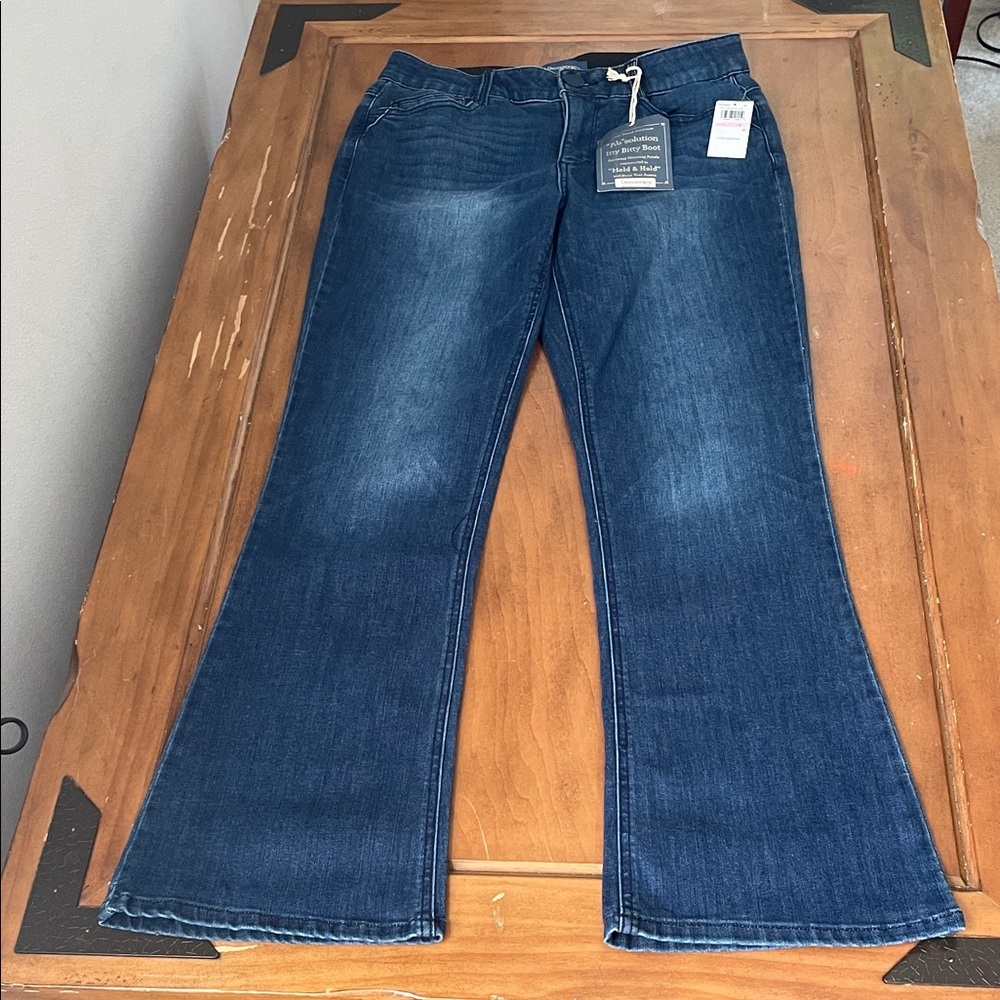 Democracy NWT Absolution Itty Bitty Boot Jeans Size 10